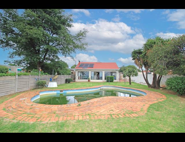 3 BEDROOM HOUSE FOR SALE IN KENSINGTON